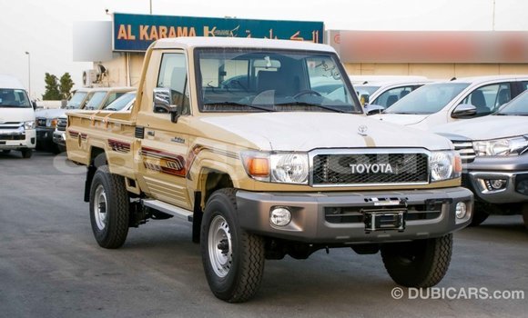 Acheter Import Voiture Toyota Land Cruiser Beige à Import - Dubai, Ali Sabieh Region Acheter Import Voiture Toyota Land Cruiser Beige à Import - Dubai, Ali Sabieh Region