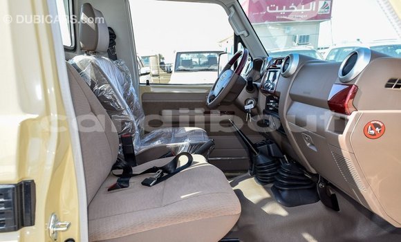 Buy Import Toyota Land Cruiser Beige Car in Import - Dubai in Ali Sabieh Region Buy Import Toyota Land Cruiser Beige Car in Import - Dubai in Ali Sabieh Region