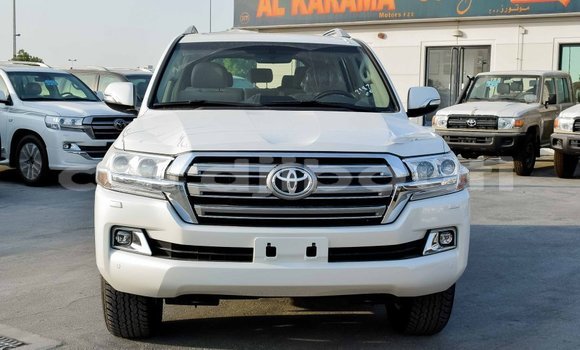 Acheter Import Voiture Toyota Land Cruiser Blanc à Import - Dubai, Ali Sabieh Region Acheter Import Voiture Toyota Land Cruiser Blanc à Import - Dubai, Ali Sabieh Region