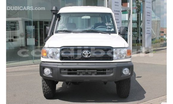 Buy Import Toyota Land Cruiser White Car in Import - Dubai in Ali Sabieh Region Buy Import Toyota Land Cruiser White Car in Import - Dubai in Ali Sabieh Region