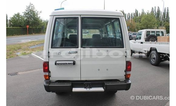 Buy Import Toyota Land Cruiser White Car in Import - Dubai in Ali Sabieh Region Buy Import Toyota Land Cruiser White Car in Import - Dubai in Ali Sabieh Region