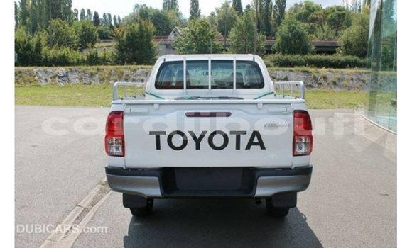 Buy Import Toyota Hilux White Car in Import - Dubai in Ali Sabieh Region Buy Import Toyota Hilux White Car in Import - Dubai in Ali Sabieh Region