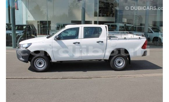 Acheter Import Voiture Toyota Hilux Blanc à Import - Dubai, Ali Sabieh Region Acheter Import Voiture Toyota Hilux Blanc à Import - Dubai, Ali Sabieh Region