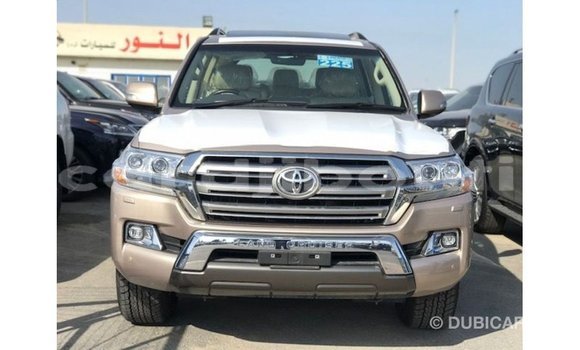Acheter Import Voiture Toyota Land Cruiser Autre à Import - Dubai, Ali Sabieh Region Acheter Import Voiture Toyota Land Cruiser Autre à Import - Dubai, Ali Sabieh Region