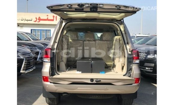 Acheter Import Voiture Toyota Land Cruiser Autre à Import - Dubai, Ali Sabieh Region Acheter Import Voiture Toyota Land Cruiser Autre à Import - Dubai, Ali Sabieh Region