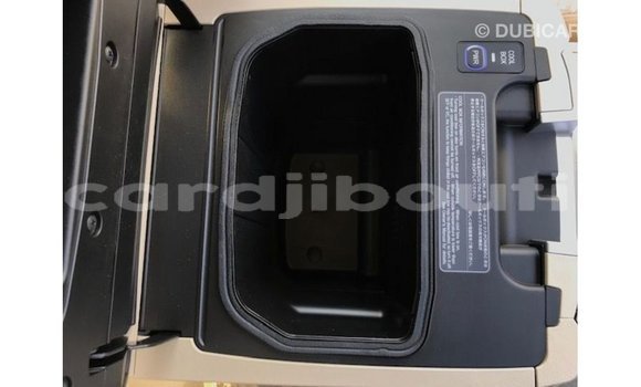 Acheter Import Voiture Toyota Land Cruiser Autre à Import - Dubai, Ali Sabieh Region Acheter Import Voiture Toyota Land Cruiser Autre à Import - Dubai, Ali Sabieh Region
