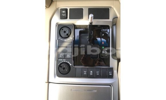 Acheter Import Voiture Toyota Land Cruiser Autre à Import - Dubai, Ali Sabieh Region Acheter Import Voiture Toyota Land Cruiser Autre à Import - Dubai, Ali Sabieh Region