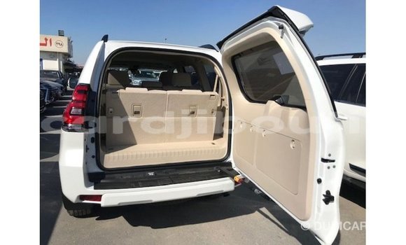 Acheter Import Voiture Toyota Prado Blanc à Import - Dubai, Ali Sabieh Region Acheter Import Voiture Toyota Prado Blanc à Import - Dubai, Ali Sabieh Region