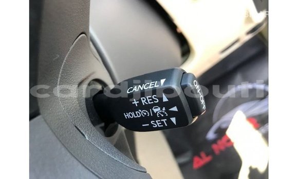 Acheter Import Voiture Toyota Prado Blanc à Import - Dubai, Ali Sabieh Region Acheter Import Voiture Toyota Prado Blanc à Import - Dubai, Ali Sabieh Region