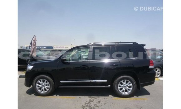Acheter Import Voiture Toyota Land Cruiser Noir à Import - Dubai, Ali Sabieh Region Acheter Import Voiture Toyota Land Cruiser Noir à Import - Dubai, Ali Sabieh Region