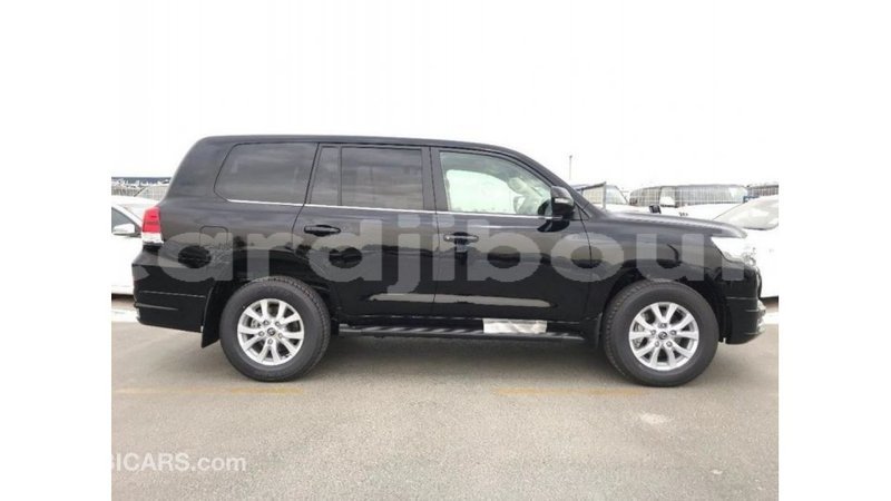 Big with watermark toyota land cruiser ali sabieh region import dubai 2996