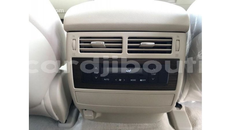 Big with watermark toyota land cruiser ali sabieh region import dubai 2996