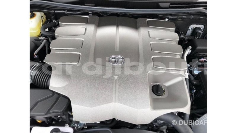 Big with watermark toyota land cruiser ali sabieh region import dubai 2996