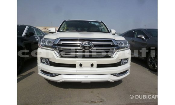 Acheter Import Voiture Toyota Land Cruiser Blanc à Import - Dubai, Ali Sabieh Region Acheter Import Voiture Toyota Land Cruiser Blanc à Import - Dubai, Ali Sabieh Region