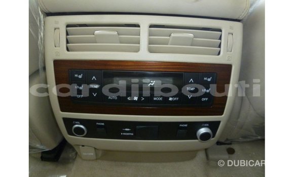 Acheter Import Voiture Toyota Land Cruiser Blanc à Import - Dubai, Ali Sabieh Region Acheter Import Voiture Toyota Land Cruiser Blanc à Import - Dubai, Ali Sabieh Region