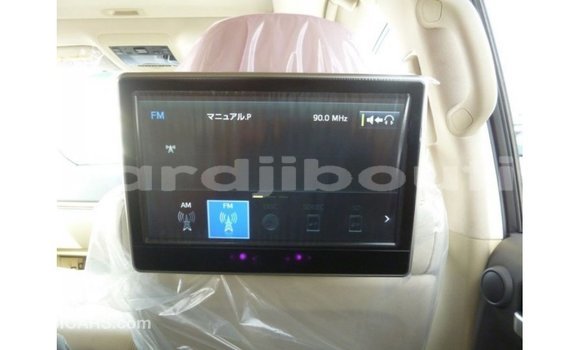 Acheter Import Voiture Toyota Land Cruiser Blanc à Import - Dubai, Ali Sabieh Region Acheter Import Voiture Toyota Land Cruiser Blanc à Import - Dubai, Ali Sabieh Region