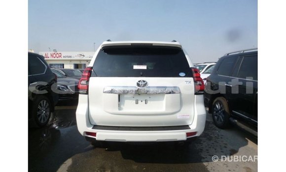 Acheter Import Voiture Toyota Prado Blanc à Import - Dubai, Ali Sabieh Region Acheter Import Voiture Toyota Prado Blanc à Import - Dubai, Ali Sabieh Region