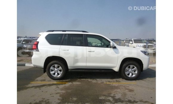 Acheter Import Voiture Toyota Prado Blanc à Import - Dubai, Ali Sabieh Region Acheter Import Voiture Toyota Prado Blanc à Import - Dubai, Ali Sabieh Region