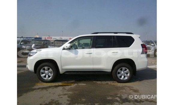 Acheter Import Voiture Toyota Prado Blanc à Import - Dubai, Ali Sabieh Region Acheter Import Voiture Toyota Prado Blanc à Import - Dubai, Ali Sabieh Region