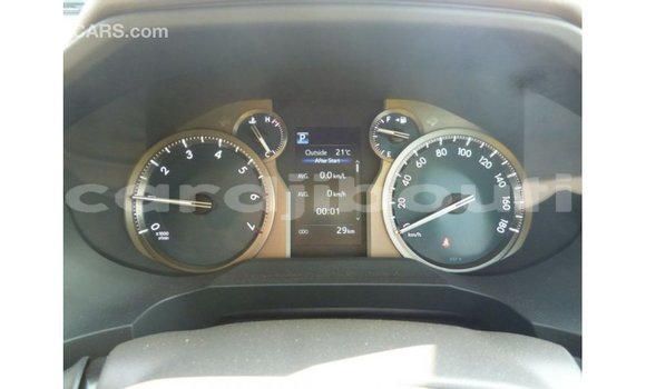 Acheter Import Voiture Toyota Prado Blanc à Import - Dubai, Ali Sabieh Region Acheter Import Voiture Toyota Prado Blanc à Import - Dubai, Ali Sabieh Region