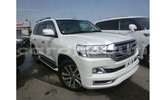 Buy Import Toyota Land Cruiser White Car in Import - Dubai in Ali Sabieh Region Buy Import Toyota Land Cruiser White Car in Import - Dubai in Ali Sabieh Region