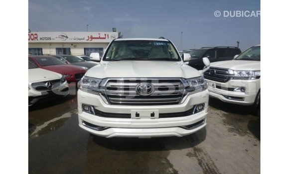 Buy Import Toyota Land Cruiser White Car in Import - Dubai in Ali Sabieh Region Buy Import Toyota Land Cruiser White Car in Import - Dubai in Ali Sabieh Region