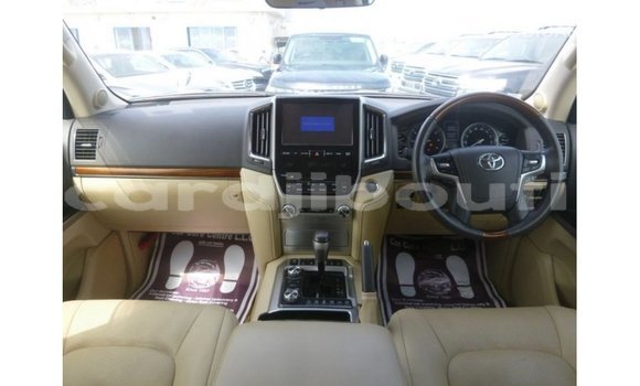 Buy Import Toyota Land Cruiser White Car in Import - Dubai in Ali Sabieh Region Buy Import Toyota Land Cruiser White Car in Import - Dubai in Ali Sabieh Region