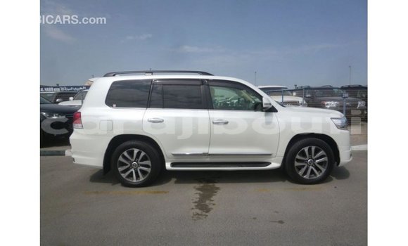 Buy Import Toyota Land Cruiser White Car in Import - Dubai in Ali Sabieh Region Buy Import Toyota Land Cruiser White Car in Import - Dubai in Ali Sabieh Region