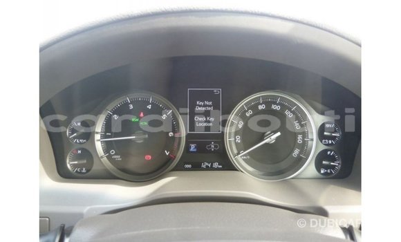 Buy Import Toyota Land Cruiser White Car in Import - Dubai in Ali Sabieh Region Buy Import Toyota Land Cruiser White Car in Import - Dubai in Ali Sabieh Region