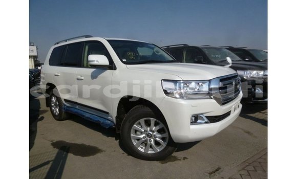 Acheter Import Voiture Toyota Land Cruiser Blanc à Import - Dubai, Ali Sabieh Region Acheter Import Voiture Toyota Land Cruiser Blanc à Import - Dubai, Ali Sabieh Region