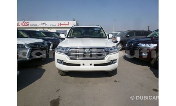 Acheter Import Voiture Toyota Land Cruiser Blanc à Import - Dubai, Ali Sabieh Region Acheter Import Voiture Toyota Land Cruiser Blanc à Import - Dubai, Ali Sabieh Region