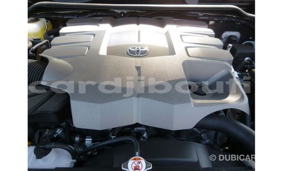 Acheter Import Voiture Toyota Land Cruiser Blanc à Import - Dubai, Ali Sabieh Region Acheter Import Voiture Toyota Land Cruiser Blanc à Import - Dubai, Ali Sabieh Region
