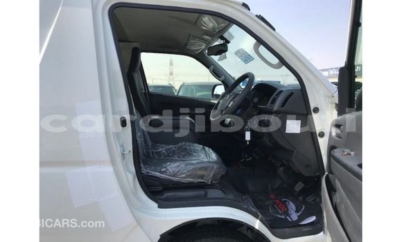 Acheter Import Voiture Toyota Hiace Blanc à Import - Dubai, Ali Sabieh Region Acheter Import Voiture Toyota Hiace Blanc à Import - Dubai, Ali Sabieh Region