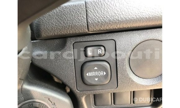 Acheter Import Voiture Toyota Hiace Blanc à Import - Dubai, Ali Sabieh Region Acheter Import Voiture Toyota Hiace Blanc à Import - Dubai, Ali Sabieh Region