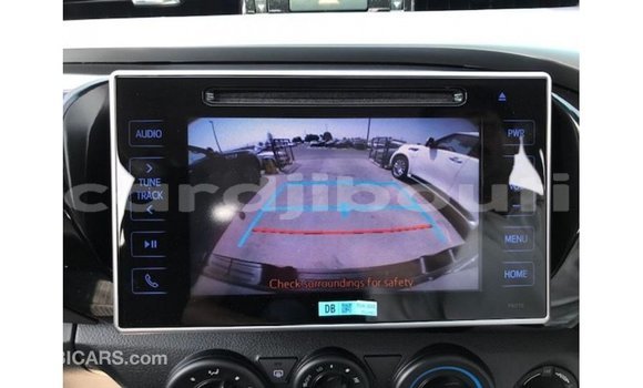 Acheter Import Voiture Toyota Hilux Noir à Import - Dubai, Ali Sabieh Region Acheter Import Voiture Toyota Hilux Noir à Import - Dubai, Ali Sabieh Region