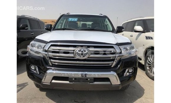 Acheter Import Voiture Toyota Land Cruiser Noir à Import - Dubai, Ali Sabieh Region Acheter Import Voiture Toyota Land Cruiser Noir à Import - Dubai, Ali Sabieh Region