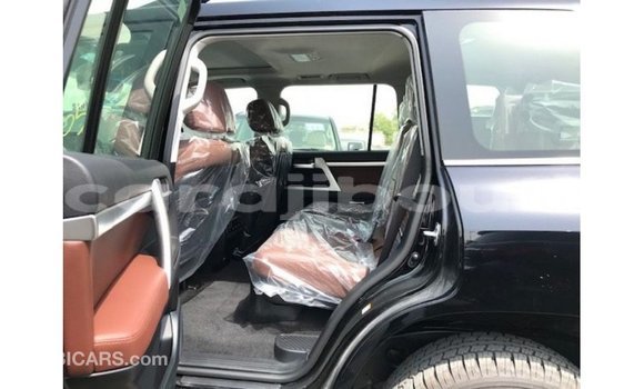 Acheter Import Voiture Toyota Land Cruiser Noir à Import - Dubai, Ali Sabieh Region Acheter Import Voiture Toyota Land Cruiser Noir à Import - Dubai, Ali Sabieh Region