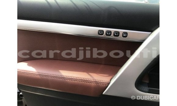 Acheter Import Voiture Toyota Land Cruiser Noir à Import - Dubai, Ali Sabieh Region Acheter Import Voiture Toyota Land Cruiser Noir à Import - Dubai, Ali Sabieh Region