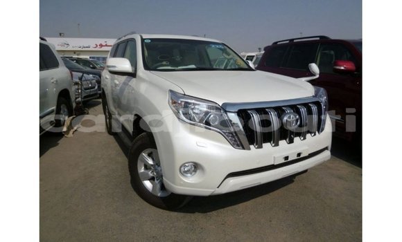 Acheter Import Voiture Toyota Prado Blanc à Import - Dubai, Ali Sabieh Region Acheter Import Voiture Toyota Prado Blanc à Import - Dubai, Ali Sabieh Region