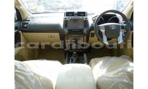 Acheter Import Voiture Toyota Prado Blanc à Import - Dubai, Ali Sabieh Region Acheter Import Voiture Toyota Prado Blanc à Import - Dubai, Ali Sabieh Region