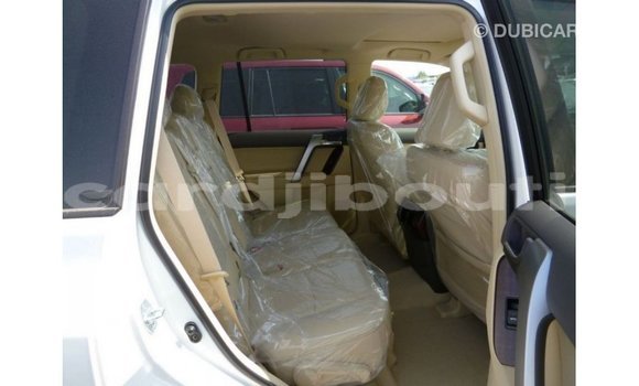 Acheter Import Voiture Toyota Prado Blanc à Import - Dubai, Ali Sabieh Region Acheter Import Voiture Toyota Prado Blanc à Import - Dubai, Ali Sabieh Region