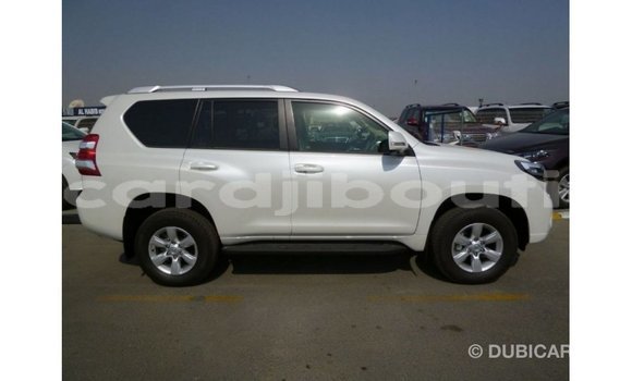 Acheter Import Voiture Toyota Prado Blanc à Import - Dubai, Ali Sabieh Region Acheter Import Voiture Toyota Prado Blanc à Import - Dubai, Ali Sabieh Region