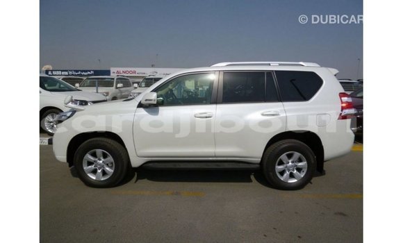 Acheter Import Voiture Toyota Prado Blanc à Import - Dubai, Ali Sabieh Region Acheter Import Voiture Toyota Prado Blanc à Import - Dubai, Ali Sabieh Region