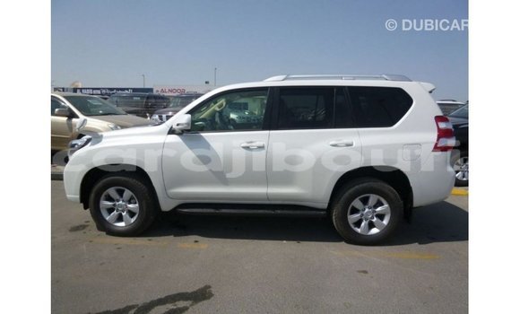Acheter Import Voiture Toyota Prado Blanc à Import - Dubai, Ali Sabieh Region Acheter Import Voiture Toyota Prado Blanc à Import - Dubai, Ali Sabieh Region