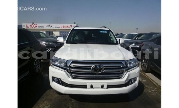 Acheter Import Voiture Toyota Land Cruiser Blanc à Import - Dubai, Ali Sabieh Region Acheter Import Voiture Toyota Land Cruiser Blanc à Import - Dubai, Ali Sabieh Region