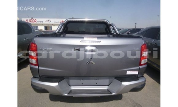 Acheter Import Voiture Mitsubishi i Autre à Import - Dubai, Ali Sabieh Region Acheter Import Voiture Mitsubishi i Autre à Import - Dubai, Ali Sabieh Region