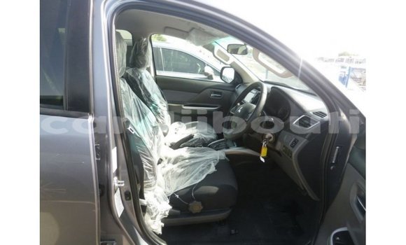 Acheter Import Voiture Mitsubishi i Autre à Import - Dubai, Ali Sabieh Region Acheter Import Voiture Mitsubishi i Autre à Import - Dubai, Ali Sabieh Region