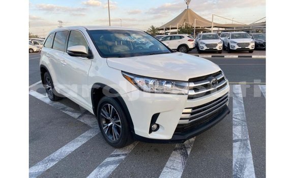 Buy Import Toyota Highlander White Car in Import - Dubai in Ali Sabieh Region Buy Import Toyota Highlander White Car in Import - Dubai in Ali Sabieh Region
