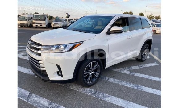 Buy Import Toyota Highlander White Car in Import - Dubai in Ali Sabieh Region Buy Import Toyota Highlander White Car in Import - Dubai in Ali Sabieh Region