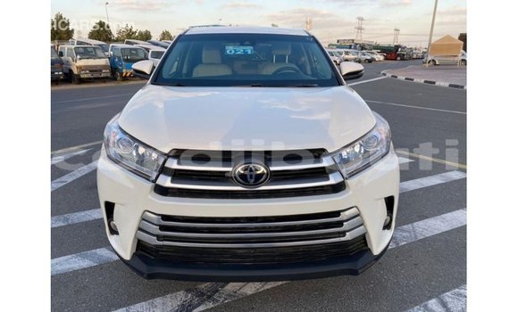 Buy Import Toyota Highlander White Car in Import - Dubai in Ali Sabieh Region Buy Import Toyota Highlander White Car in Import - Dubai in Ali Sabieh Region